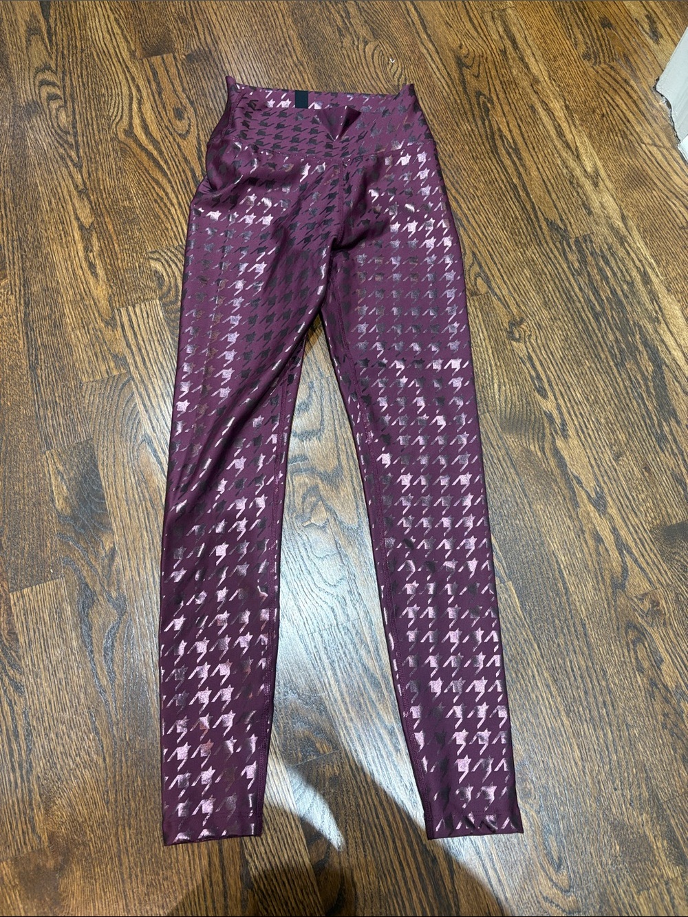 Peloton Maroon Houndstooth Shine Leggings